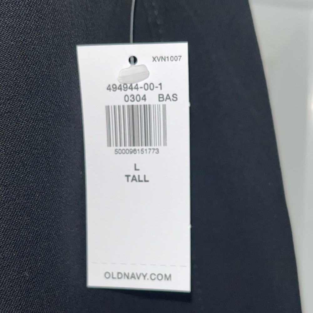 Brand new with tags.  Ladies Old Navy black Pixie wide leg size L tall